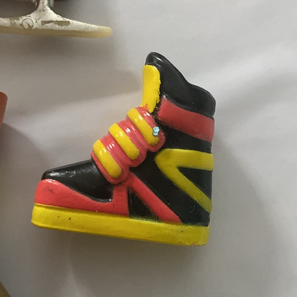 Bundle Bratz Shoes/Feet - Picture 5 of 9